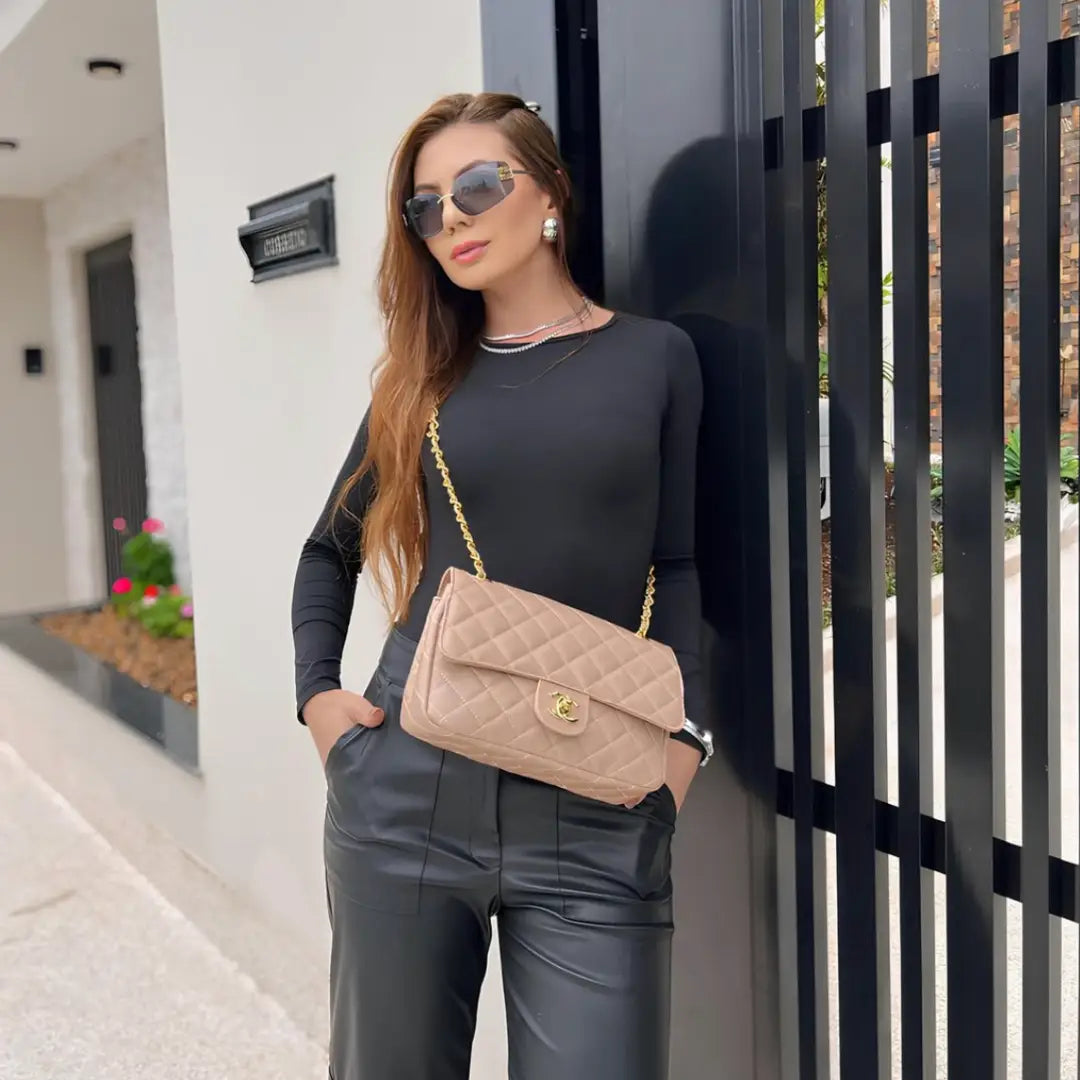 Bolsa Chanel Classica Média de Couro