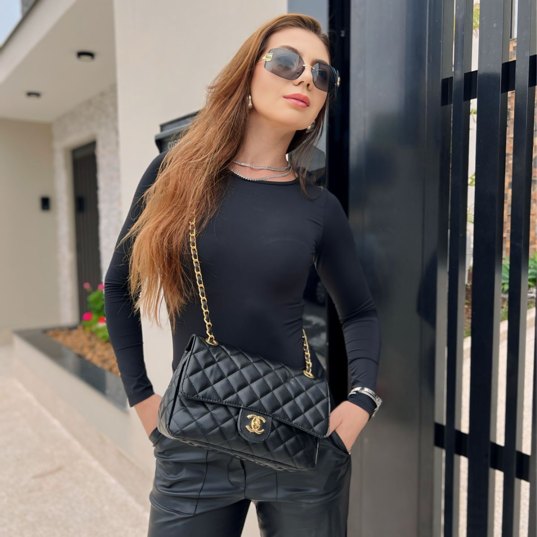 Bolsa Chanel Classica Média de Couro